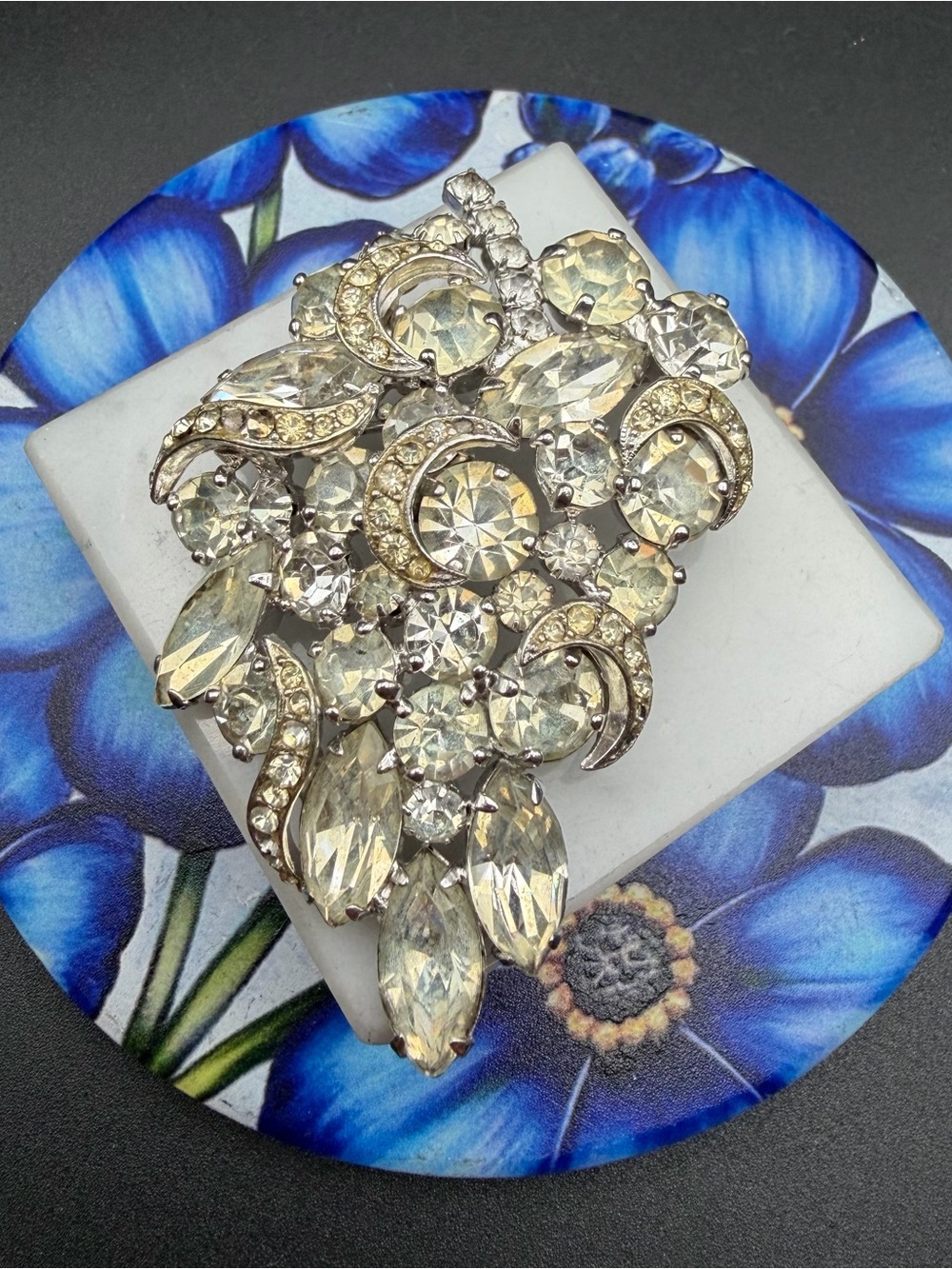 Kramer Vintage Rhinestone Brooch #812 Appx 2.5”